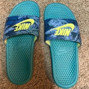 Nike slides